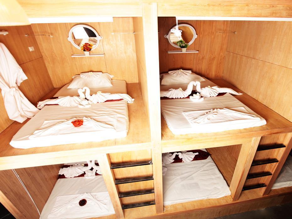 Capsule Hostel Patong Luaran gambar