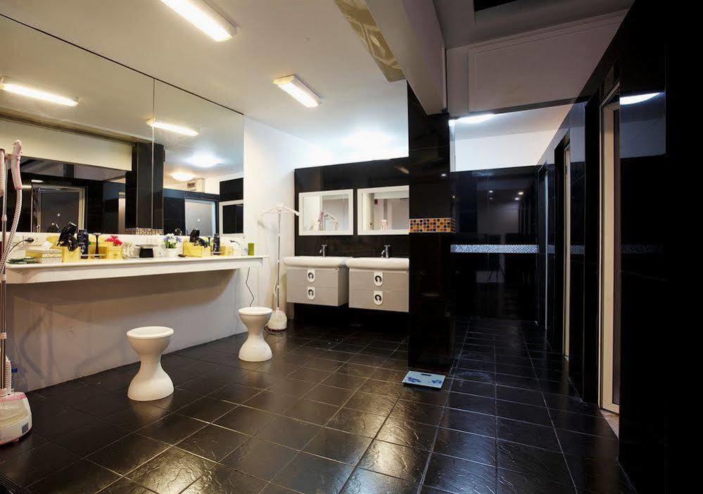 Capsule Hostel Patong Luaran gambar