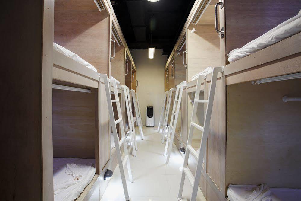 Capsule Hostel Patong Luaran gambar