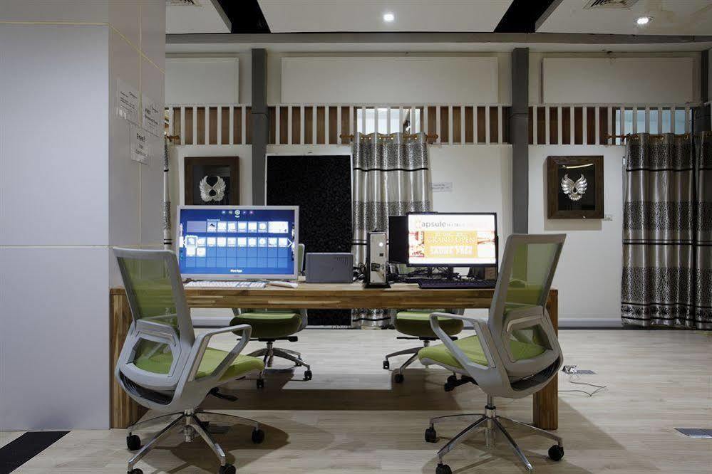 Capsule Hostel Patong Luaran gambar