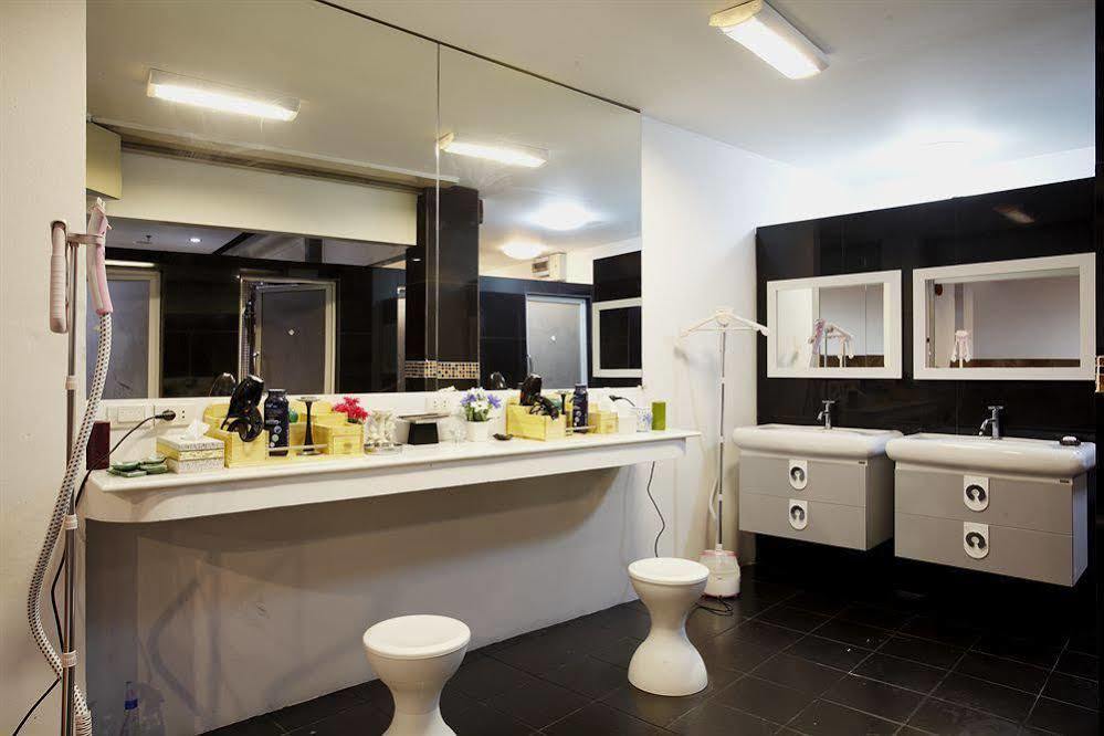 Capsule Hostel Patong Luaran gambar