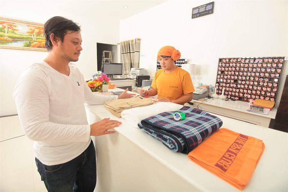 Capsule Hostel Patong Luaran gambar
