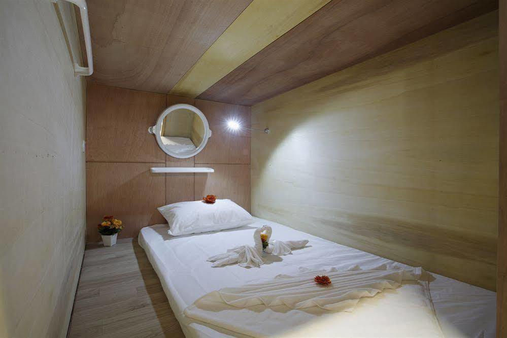 Capsule Hostel Patong Luaran gambar